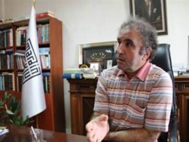 100 Kürtçe eğitmenimiz var
