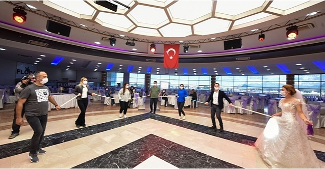 Bilim Kurul Üyeleri: Belirtiler değişti, düğünlere gitmeyin!