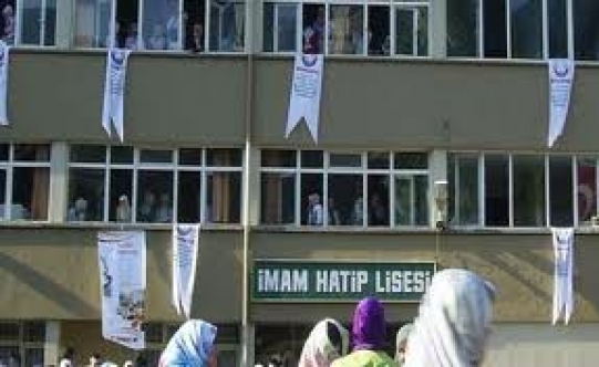 YKS'de ilk yüze 32 imam hatipli öğrenci girdi