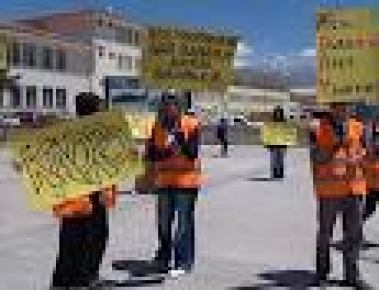 AFAD öğrencileri 'kadro tanımı' isteklerini donarak dile getirdi