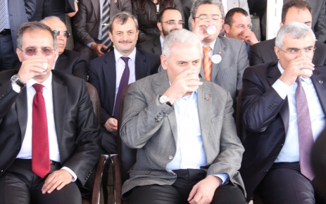 Burdur'da ‘Süt içme rekor denemesi’nde yeterli sayıya ulaşılamadı