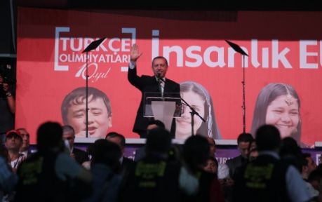 Erdoğan: Öğretmenleri alınlarından öpüyorum!