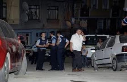 Gaziosmanpaşa'da polise saldıran şahıs etkisiz hale getirildi