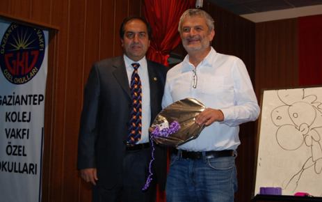 Genç tasarımcılar, Salih Memecan'la buluştu