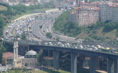 Haliç Köprüsü kapatıldı, trafik felç oldu