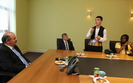 Hüseyin Çelik: Devletin yapamadığını Türk okulları yapıyor