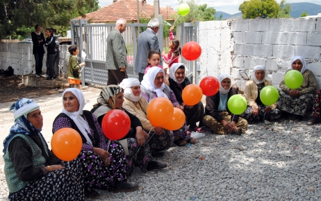 Köy çocukları şehirdeki akranlarının oyunlarını oynadı
