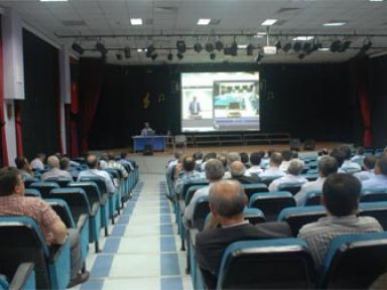 Öğretmenlerden bakana telekonferanslı protesto