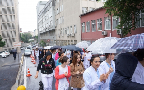 Sağlıkçılar, 2 saat iş bıraktı