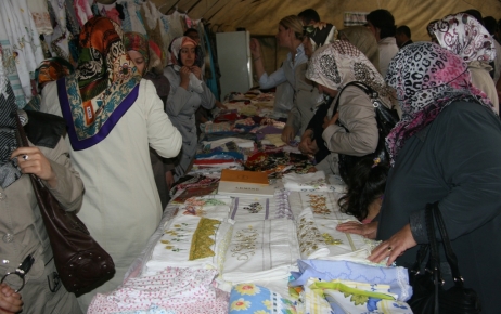 Şırnak’ta fakir öğrenciler yararına kermes düzenlendi