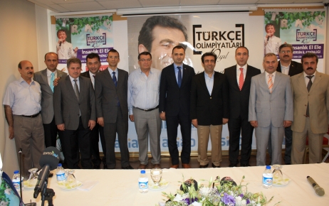 Türkçe’nin çocukları Mersin’de 'insanlık için el ele' diyecek