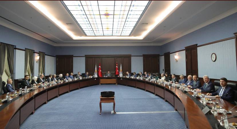 Bakan Varank: Erdoğan 'Bu böyle olmaz, asgari ücrete zam yapmamız lazım' dedi