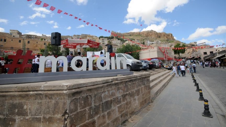 Rus turistler Madrid diye yanlışlıkla Mardin’e gönderildi: Çok beğendiler