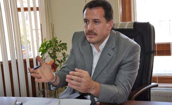 Eğitim-Bir-Sen: MEB '100 temel eseri' gözden geçirmeli