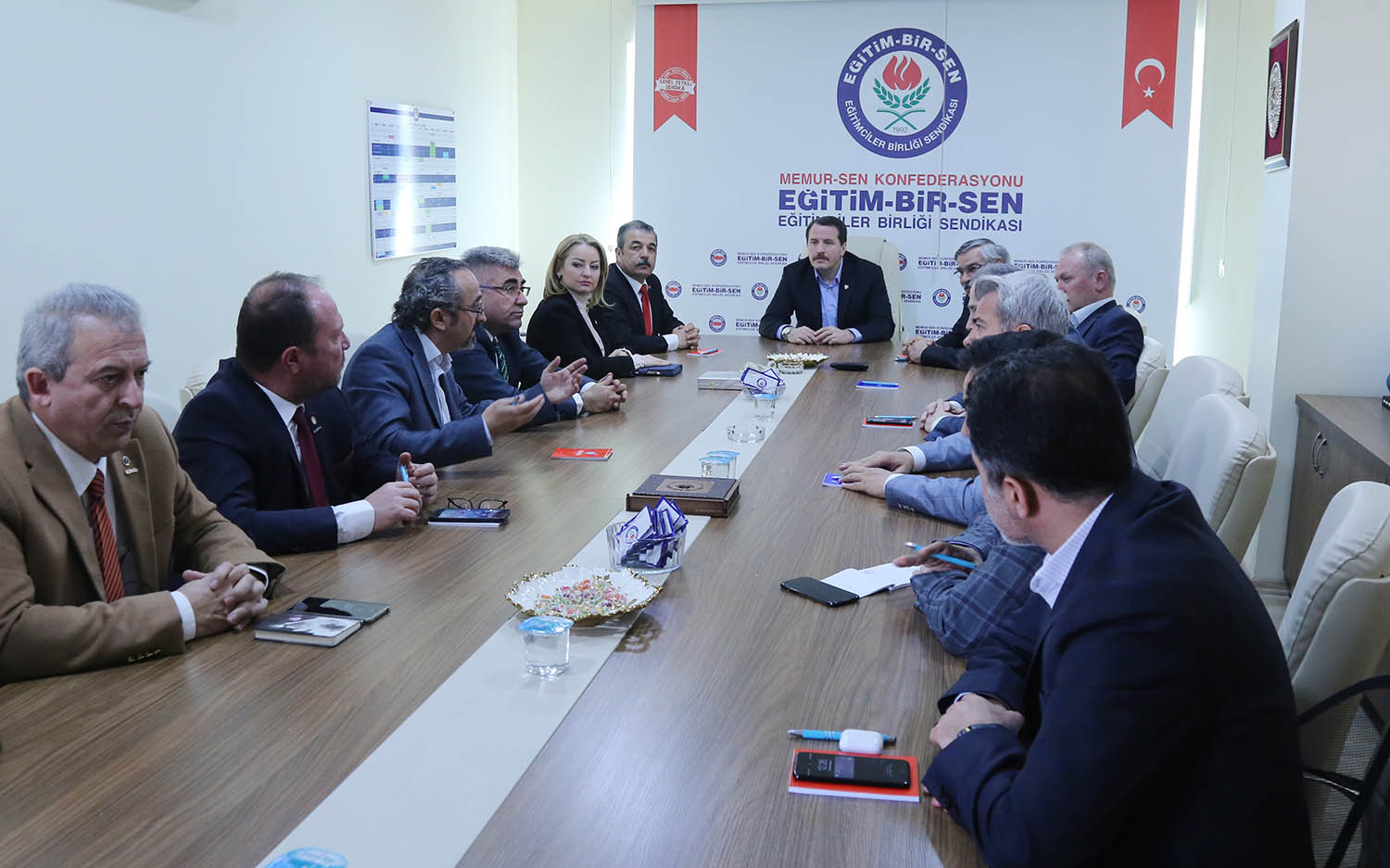 Eğitim-İş, Eğitim-Bir-Sen'i Ziyaret Etti