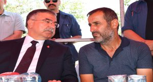 Bakan Yılmaz, Eylül´ün ailesine taziye ziyaretinde bulundu