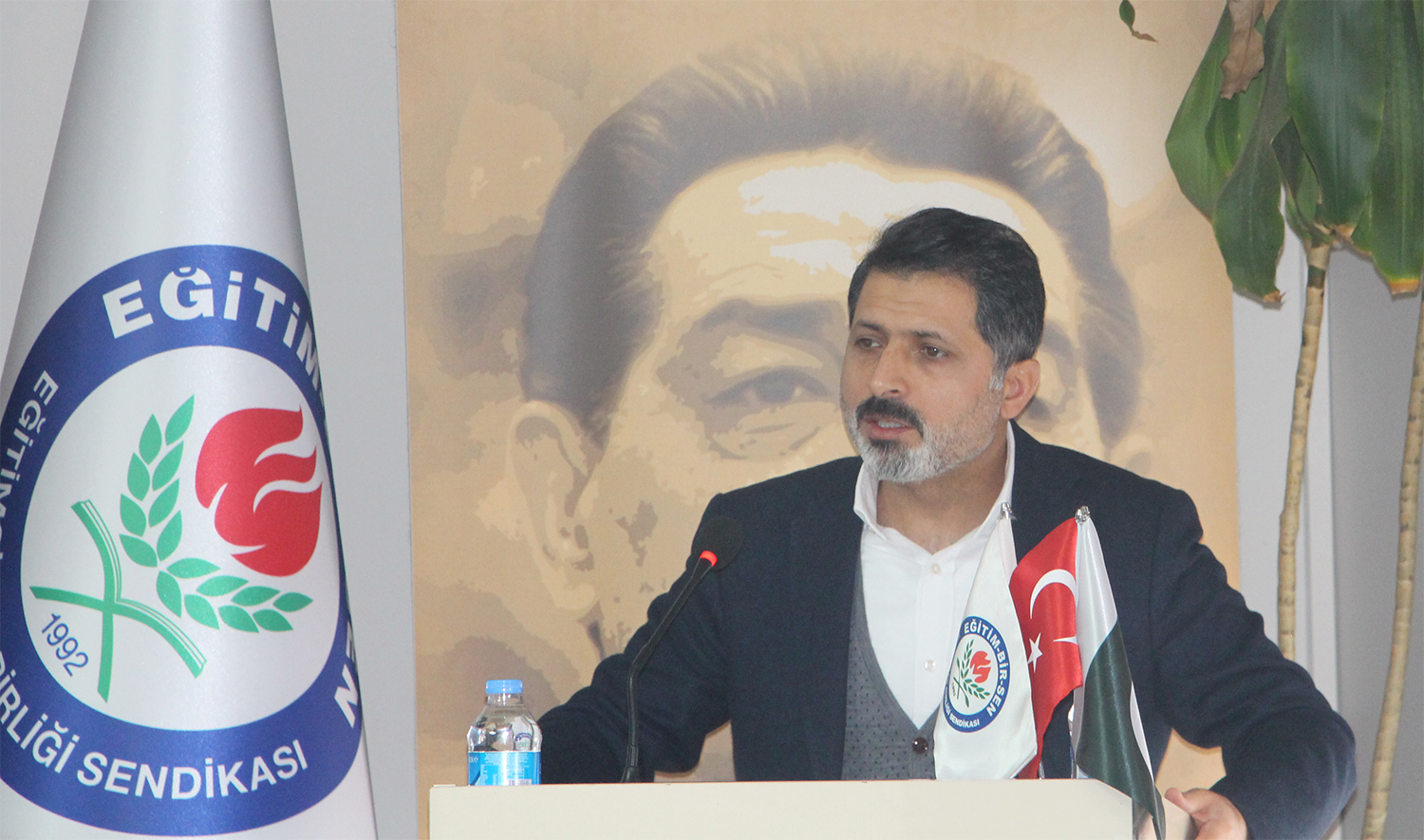 Sözleşmeli öğretmenlik son bulmalı, eğitimcilerin aile bütünlüğü sağlanmalı